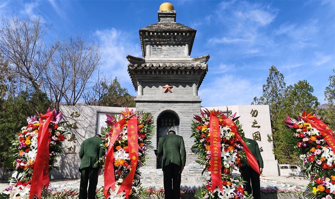 開展“祭英烈 礪兵心”系列活動